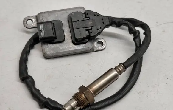 Mercedes-Benz C W205 Lambda probe sensor A0009050108 0009050108