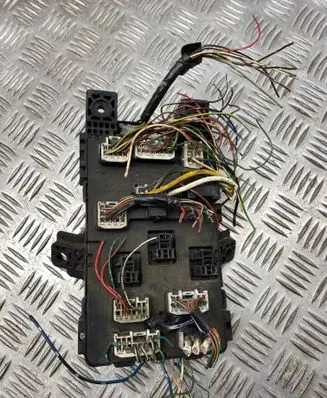 Toyota Avensis T220 Fuse box set 8273005010 8264105011