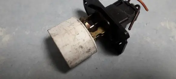 Heater blower motor/fan resistor