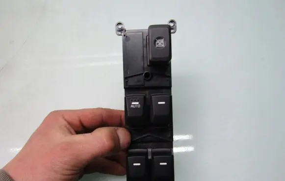 KIA Rio Electric window control switch 935701W133