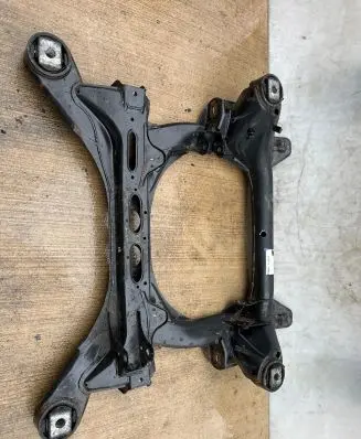 Audi Q7 4L Front subframe 7L0407747A 7l0400025