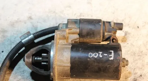 Mercedes-Benz E W210 Starter motor 0051510601