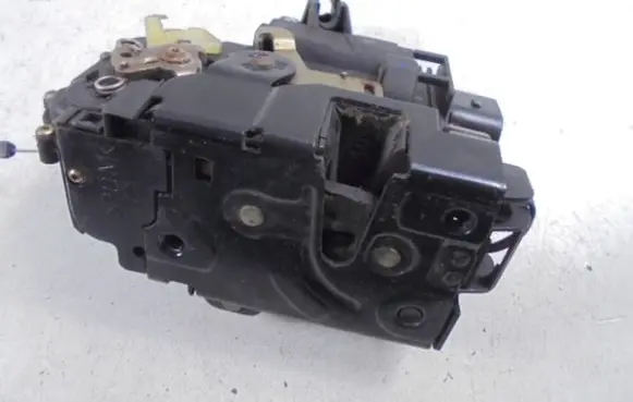 Seat Toledo II (1M) Front door lock C6X1837013H