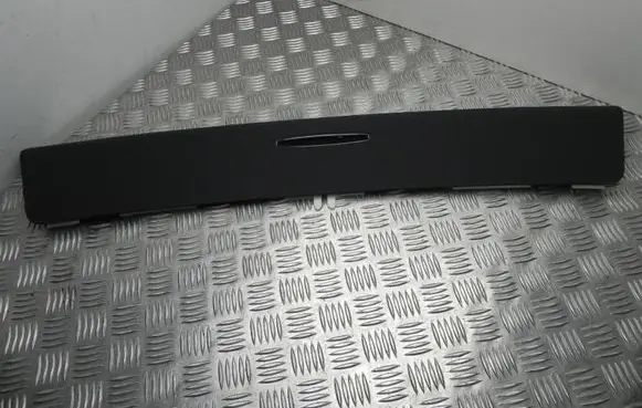 (D)pillar trim (top)