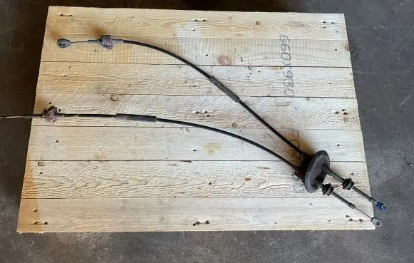Citroen C3 Gear shift cable linkage