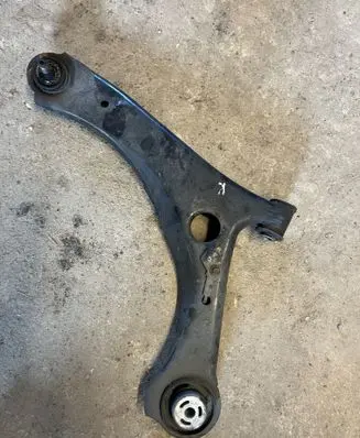 Front lower control arm/wishbone