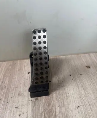 Mercedes-Benz GLC X253 C253 Accelerator throttle pedal A2533000104