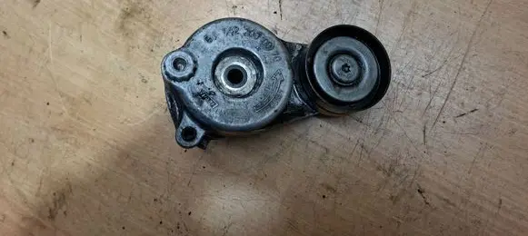 Mercedes-Benz ML W164 Generator/alternator belt tensioner A6422000070
