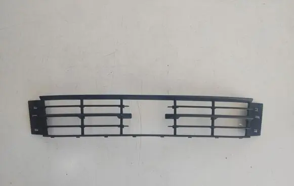 Skoda Fabia Mk3 (NJ) Front bumper lower grill 6V0853677A