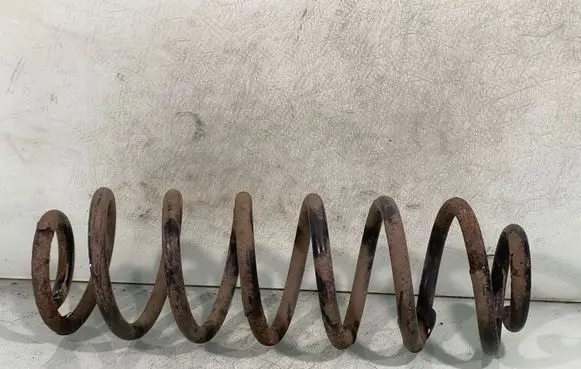 Volkswagen Touran I Rear coil spring