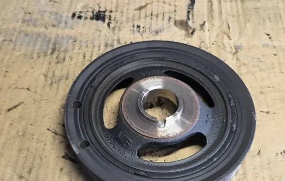 Peugeot 308 Crankshaft pulley 9654961080