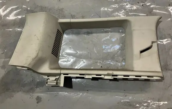 (D)pillar trim (top)