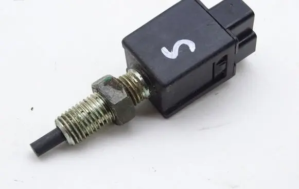 Clutch pedal sensor