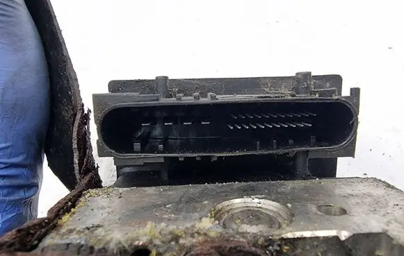 Toyota Avensis T250 ABS Pump 2265100416