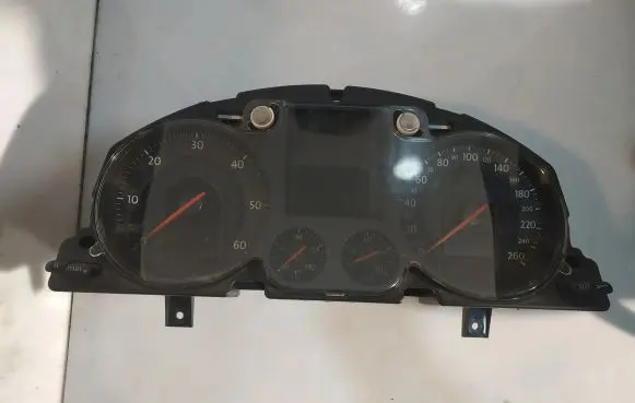 Volkswagen PASSAT B6 Speedometer (instrument cluster) 3C0920860K
