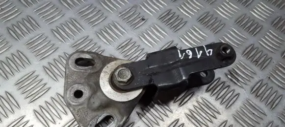 Peugeot 406 Engine mounting bracket