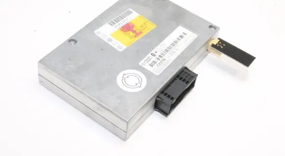 Audi A4 S4 B7 8E 8H Bluetooth control unit module 8P0862335N
