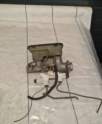 Chevrolet Blazer S10 Master brake cylinder 18010023