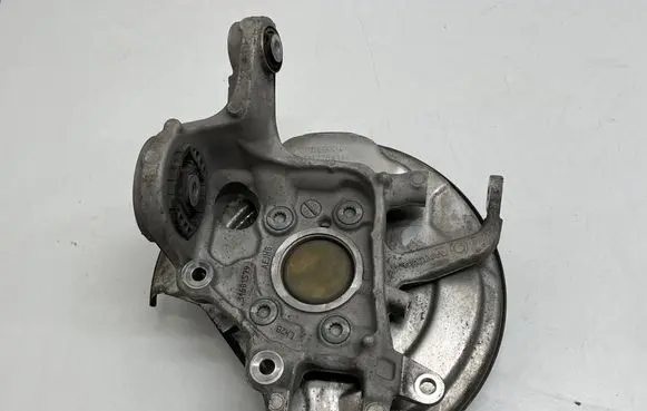 Volvo S60 Rear wheel hub 31681579 32217284