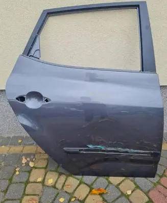 KIA Venga Rear door