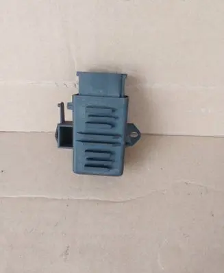 Volkswagen Golf VI Seat heating relay 1Z0959772B