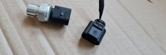 Audi A3 8Y Air conditioning (A/C) pressure sensor 5Q0959126B