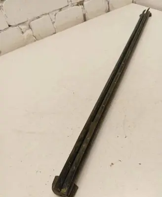 Ford Ranger Rubber seal front door window/glass 