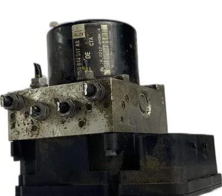 Volkswagen Golf VI Master brake cylinder
