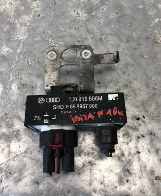 Coolant fan relay