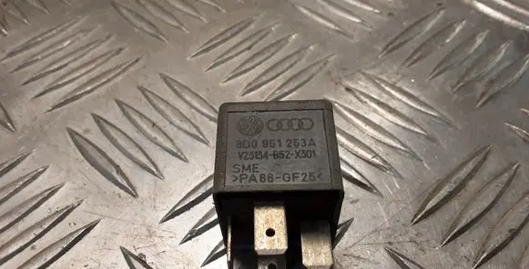 Audi A4 S4 B5 8D Other relay 8D0951253A