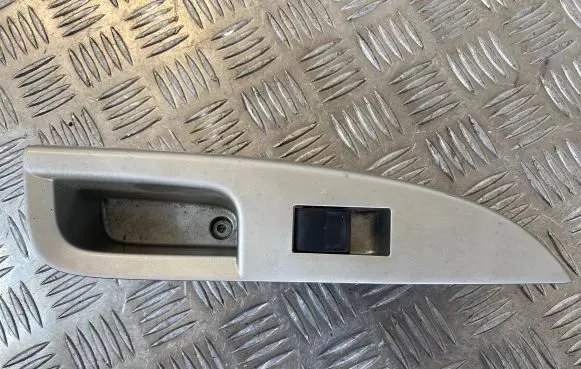Toyota Urban Cruiser (XP110) Electric window control switch 7427152110