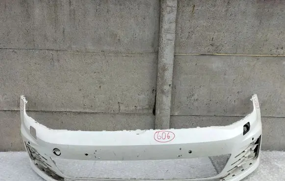 Volkswagen Golf VII Front bumper
