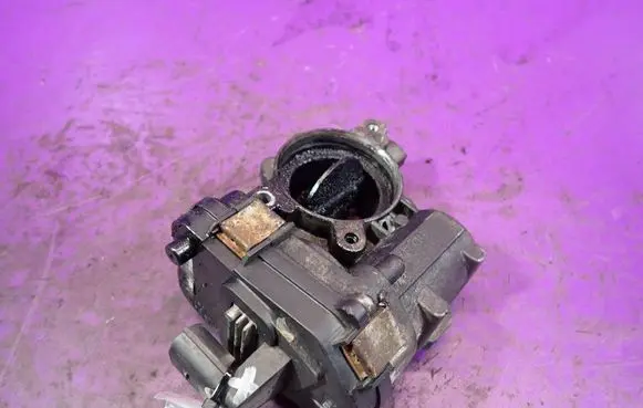Opel Astra H Throttle body valve 48CPD4