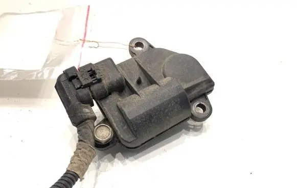BMW 5 G30 G31 G38 Engine shut-off valve 8623424