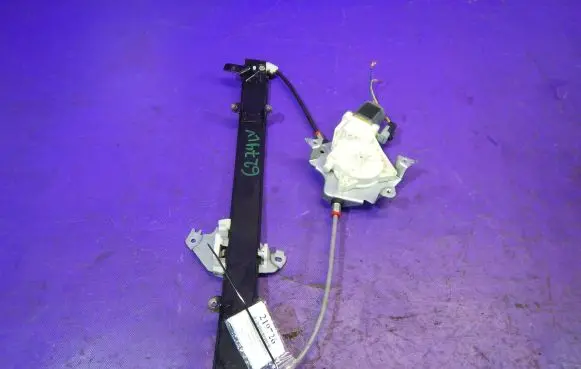 Nissan Micra Front door window regulator with motor