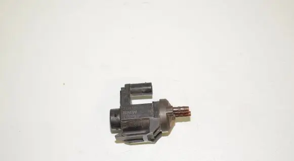 BMW 3 G20 G21 Vacuum valve 8570591 11748570591