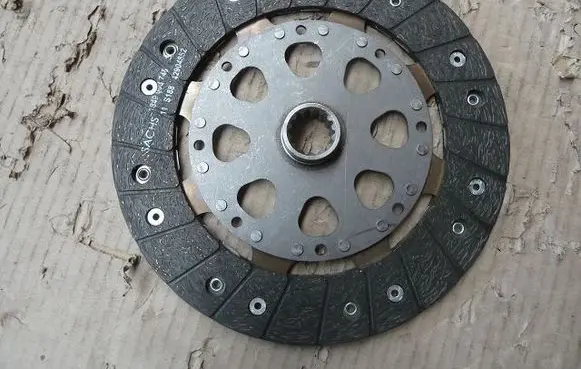 Opel Corsa F Clutch pressure plate 1864001612
