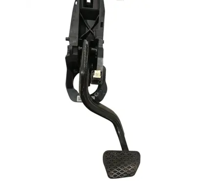 BMW 7 G11 G12 Brake pedal 686177105