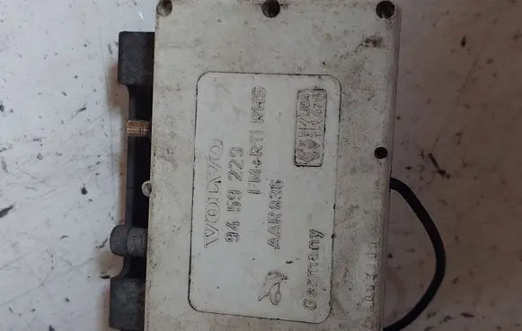 Volvo XC70 Aerial antenna amplifier 9459229 AAR836