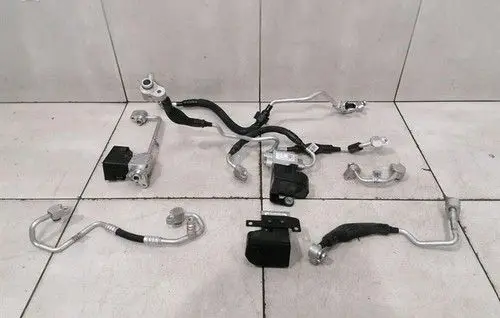Porsche Taycan 9J1 Air conditioning (A/C) pipe/hose 9J1820249J