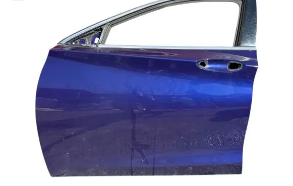 Infiniti Q30 Front door