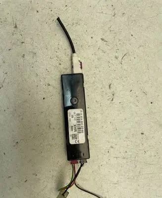 Mercedes-Benz GLK (X204) Aerial antenna amplifier A2048202389 ZGS001 09T145