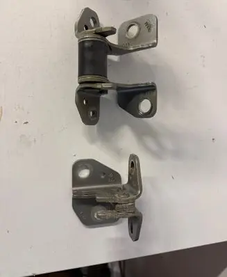 Chrysler Pacifica Front door hinge set I120038