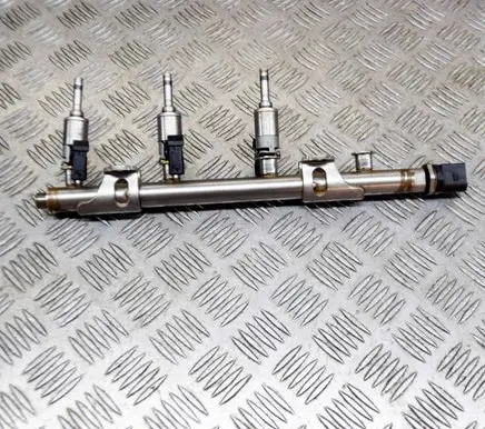 Audi A4 S4 B9 8W Fuel main line pipe 04E133320D 0261545079