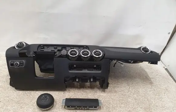 Mercedes-Benz GLA H247 Dashboard