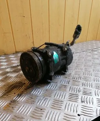 Renault Scenic I Air conditioning (A/C) compressor (pump) 7700272987