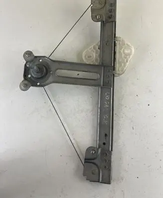Dacia Logan I Rear door manual window regulator 