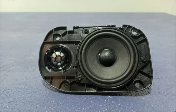 BMW 1 F40 Subwoofer speaker 2622777