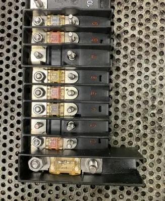 Volkswagen Transporter - Caravelle T5 Fuse module 7H6970187FD