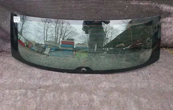 Volkswagen Polo V 6R Opening tailgate glass 05213